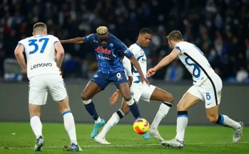 Osihmen fue un problema sin solución para los defensas del Inter / FOTO: Getty Images