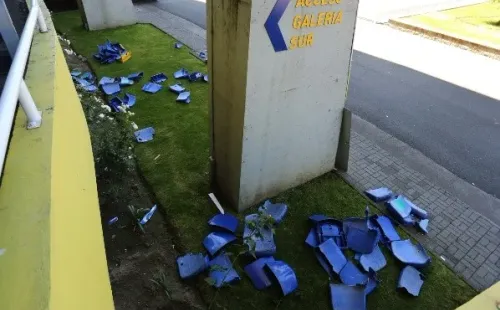 Parte de los daños en el estadio Ester Roa Rebolledo tras los incidentes de la Supercopa / FOTO: Agencia Uno