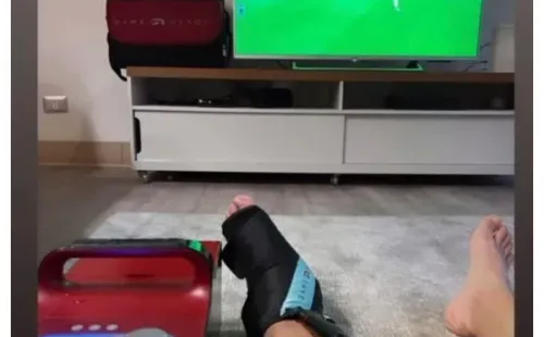 La bota de Óscar Opazo junto a su Game Ready para estar ante Huachipato / FOTO: Instagram
