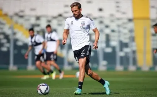 Santos recibirá la oportunidad de ir desde el arranque ante los acereros. | Foto: Colo Colo.