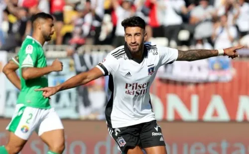 El argentino marcó el 1 a 0 ante Audax Italiano desde los doce pasos. Fuente: Agencia UNO.