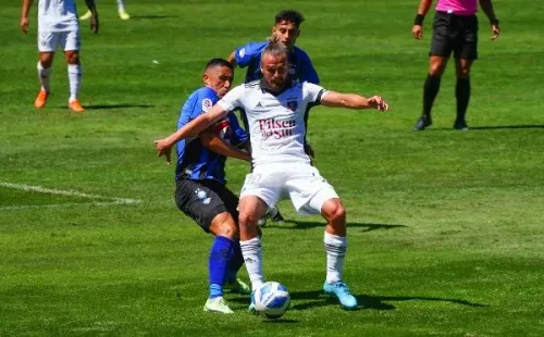 Santos todavía no convierte ningún gol con la camiseta alba. | Foto: Guillermo Salazar.