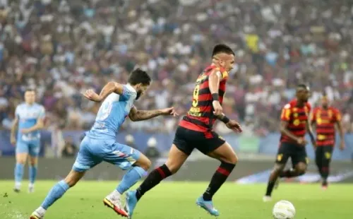 La lluvia fue un inesperado protagonista en la final de la Copa del Nordeste. / FOTO: Sport Recife