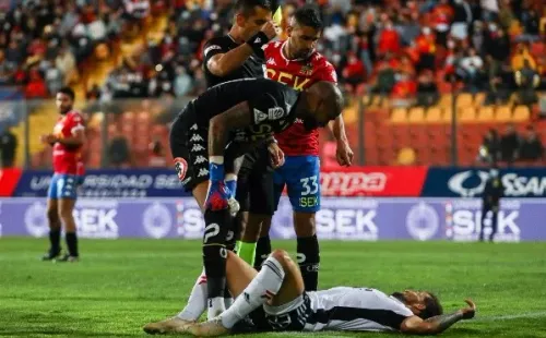 Carvajal amonestó a Costa por simular un penal en el segundo tiempo. | Foto: Agencia UNO.