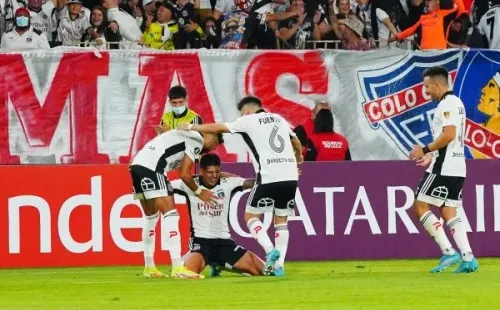 Colo Colo festejando el golazo de Esteban Pavez. / FOTO: Guillermo Salazar