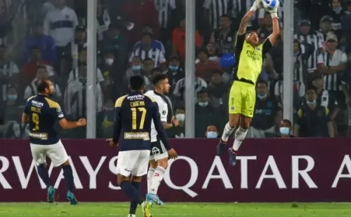 Brayan Cortés ha mantenido su solvencia en el arco de Colo Colo. / FOTO: Agencia Uno