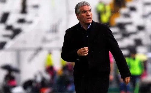 Omar Labruna dirigió en 36 partidos a Colo Colo, logrando 17 victorias, ocho empates y once derrotas. | Foto: Agencia UNO.