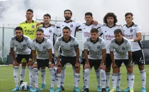 El plantel de Colo Colo que celebra los 97 años del club más grande de Chile. / FOTO: Agencia Uno