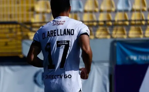 Gabriel Suazo tuvo el honor de llevar el nombre de Arellano en su camiseta. / FOTO: Agencia Uno