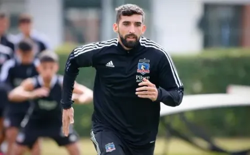 Emiliano Amor vivirá un entrenamiento clave en el Monumental para ver si estará ante River Plate. | Foto: Colo Colo.