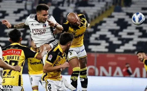 Matías Zaldivia anotó el 2-0 transitorio de cabeza tras un gran tiro de esquina servido por Leonardo Gil. | Foto: Agencia UNO.