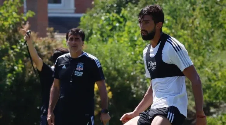 Gustavo Quinteros esperará hasta último minuto a Emiliano Amor para el duelo ante Fortaleza. | Foto: Colo Colo.