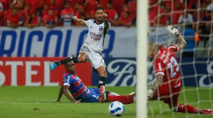 Al Cacique mañana solo le sirve ganar para clasificar a los octavos de final de la Copa Libertadores. | Foto: Colo Colo.