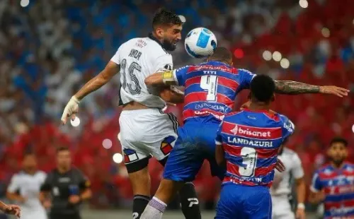 Colo Colo vs Fortaleza por Copa Libertadores.