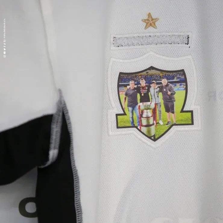 El lindo detalle de la camisetas del Cacique | Imagen: Colo Colo