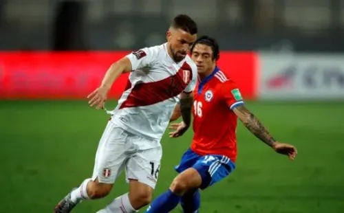 Gabriel Costa enfrentando a la Selección Chilena | Imagen archivo