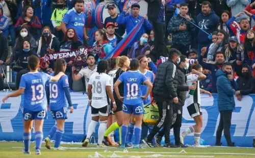 Cuando el partido estaba pronto a terminar, Isidora Olave sufrió el impacto de un proyectil. Fuente: Colo Colo.
