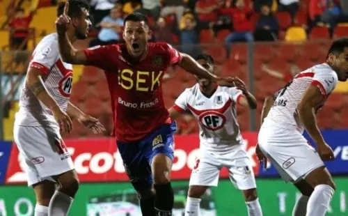 Ramiro González ya jugó en el fútbol chileno defendiendo a Unión Española | Imagen archivo.