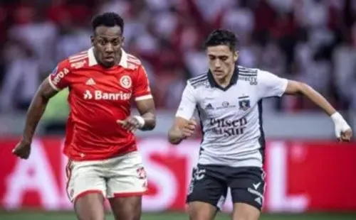 Moisés le toca la oreja a Pablo Solari | Imagen: Instagram