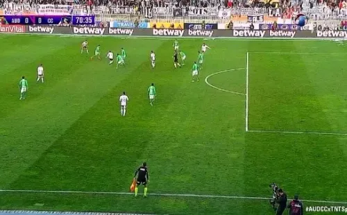 Esta es la jugada que reclaman en Audax Italiano | Imagen: Captura TNT Sports