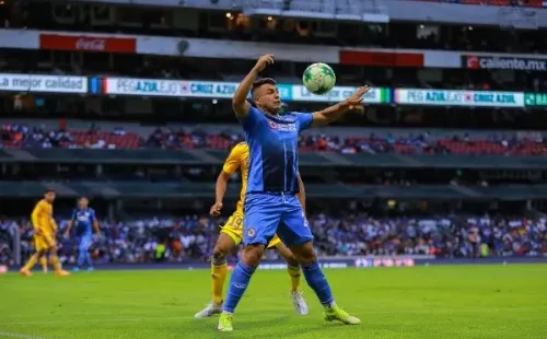 Iván Morales sigue sin convertir un solo gol con la camiseta de Cruz Azul. | Foto: Getty Images.