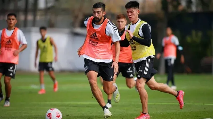 Emiliano Amor volverá a la acción despues de un par de meses fuera de las canchas por lesión. | Foto: Colo Colo.