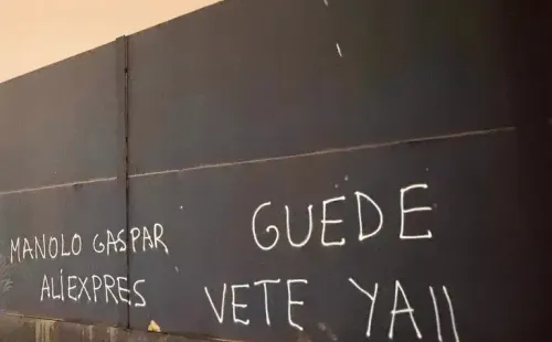 Los rayados dedicados a Pablo Guede. | Foto: Archivo.