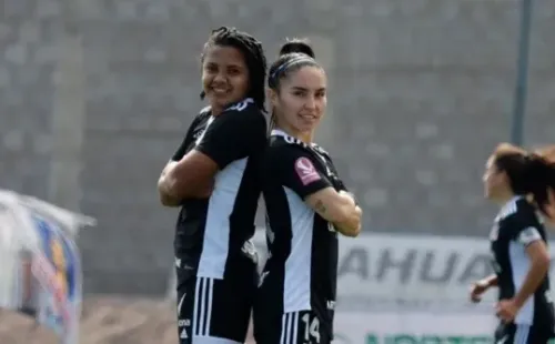 Ysaura Viso y Javiera Grez celebrando en Colo Colo | Imagen: Colo Colo oficial