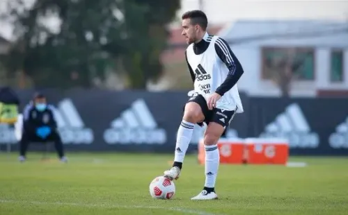 Zaldivia podrá ser alternativa en defensa para este domingo. | Foto: Colo Colo.