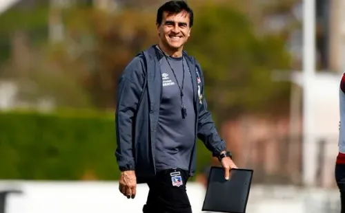 Quinteros ha dirigido en 102 partidos a Colo Colo, cosechando 54 triunfos, 25 empates y 23 derrotas. | Foto: Colo Colo.