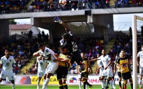 Estará prohibida la presencia de hinchas con ropa alusiva a Colo Colo este domingo. | Foto: Agencia UNO.