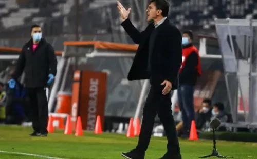 Gustavo Quinteros puede ganar este domingo su primer título de Primera División con Colo Colo. | Foto: Agencia UNO.