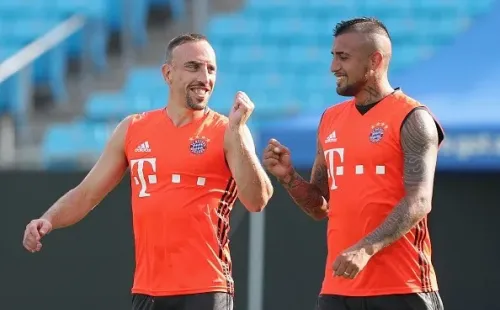 Vidal y Ribéry hicieron buenas migas en sus años en Alemania. | Foto: Getty Images.