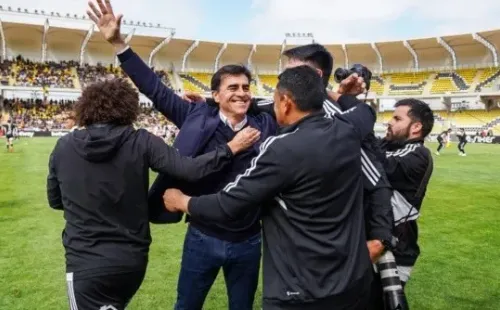 En su estadía en Colo Colo, Gustavo Quinteros ha ganado una Copa Chile, Supercopa y Campeonato Nacional | Imagen: Guillermo Salazar