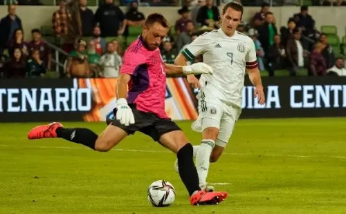 Sebastián Pérez hasta llegó a la selección chilena tras su buena campaña en la UC en el 2021. | Foto: Getty Images.