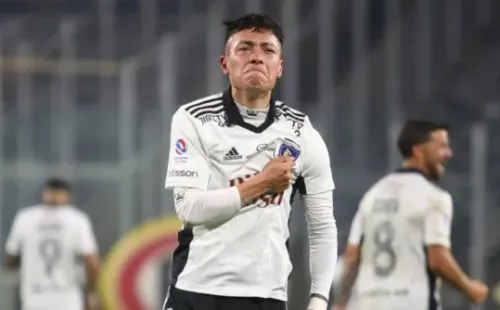 Cristián Zavala no contuvo su emoción tras anotar su primer gol con Colo Colo ante Huachipato | Imagen: Agencia Uno
