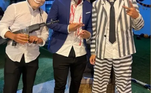 Carlo Villanueva disfrazado de Beetlejuice.