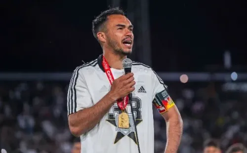 Gustavo Quinteros quiere un refuerzo en el puesto de lateral izquierdo en caso de que Gabriel Suazo no renueve su contrato. | Foto: Guillermo Salazar.