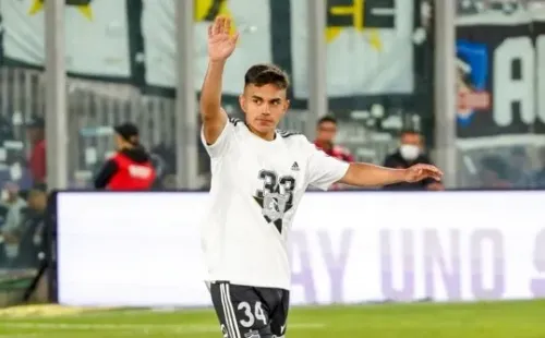 Vicente Pizarro levantó su primer título de Campeonato Nacional con Colo Colo | Imagen: Guillermo Salazar