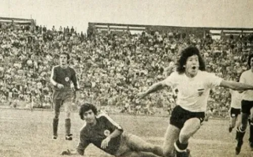 Juan Carlos Orellana anotó el primer gol oficial de Colo Colo en el Estadio Monumental. | Foto: Archivo.