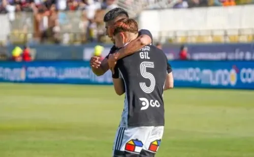 Leonardo Gil celebrando el gol de Colo Colo | Imagen: Guillermo Salazar
