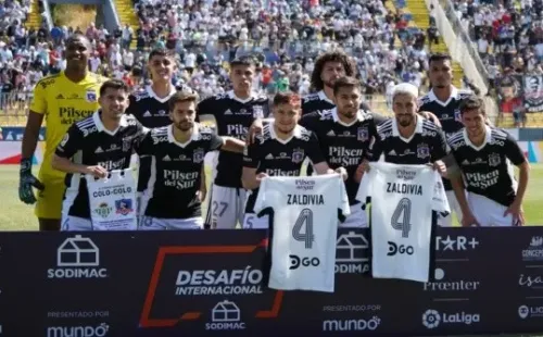 Leonardo Gil fue parte del homenaje a Matías Zaldivia al inicio del compromiso | Imagen: Guillermo Salazar