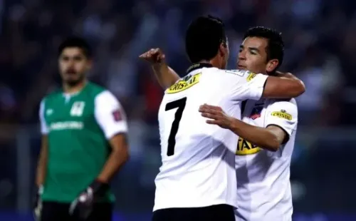 Chamagol junto a Esteban Paredes en Colo Colo versus la Selección de Estrellas en 2013 | Imagen: Agencia Uno