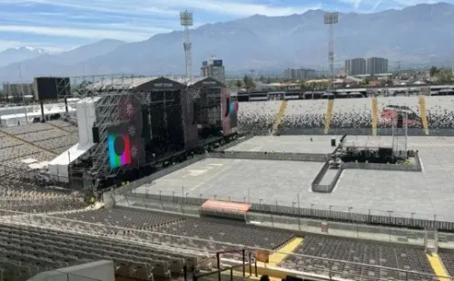 Así se cubrió la cancha del Estadio Monumental durante el Knofest | Imagen: Guillermo Salazar