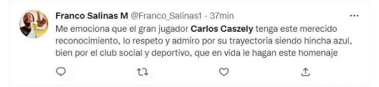 Hinchas de la U se rinden a los pies de Carlos Caszely.