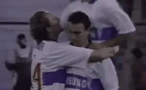 Barticciotto no pudo celebrar su gol a Colo Colo en 1995.