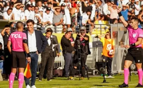Gustavo Quinteros fue amonestado por el árbitro Fernando Véjar | Imagen: Guillermo Salazar