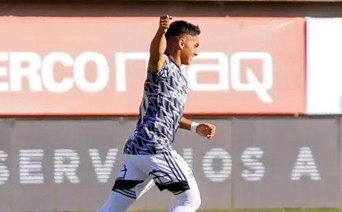 Jordhy Thompson celebra su primer gol en el profesionalismo | Imagen: Guillermo Salazar