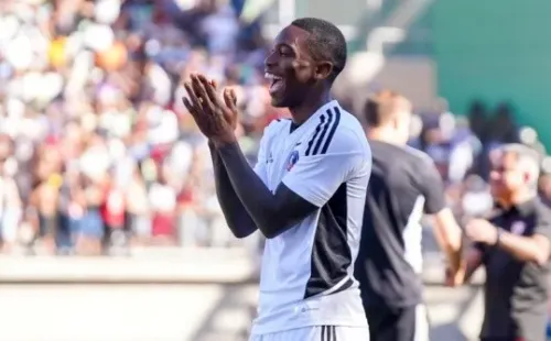 Fabián Castillo es pura felicidad en Colo Colo | Imagen: Guillermo Salazar