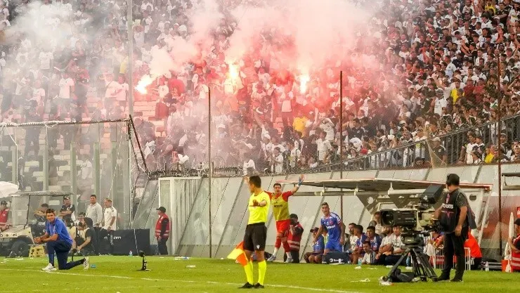 Incidentes empañaron el Superclásico entre Colo Colo y la U | Imagen: Guillermo Salazar